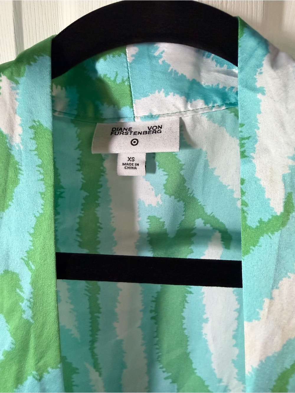 DVF Target Diane Von Furstenberg Long Satin Disco Zebra Green Robe XS - Picture 4 of 5